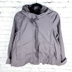 BENCH | stowaway hood pleated back roll-sleeve jacket